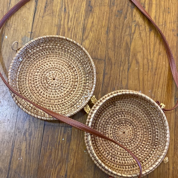 Crossbody whicker bag - Picture 3 of 3